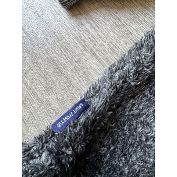 Disney Disneyland Spirit Jersey Fuzzy Sweater Adult L Gray Pullover Fleece - Picture 4 of 8